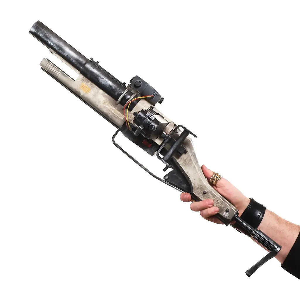 Hullcracker ARC Raiders cosplay prop — creator reference image 9