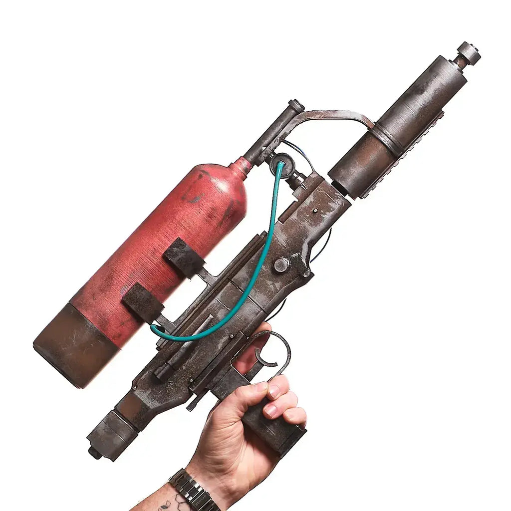 Kettle ARC Raiders cosplay prop — creator reference image 11