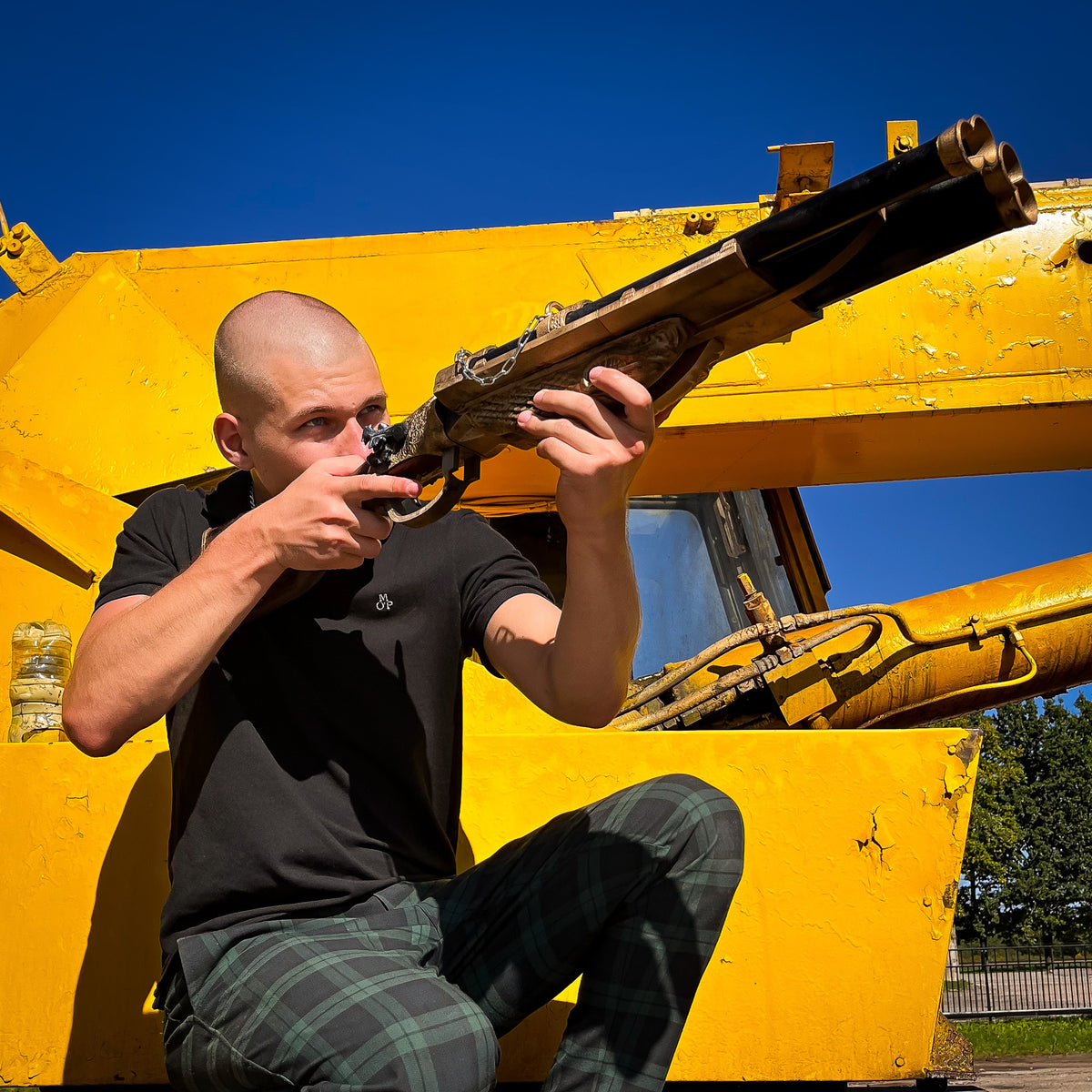 Blundergat Call of Duty cosplay prop — creator reference image 7