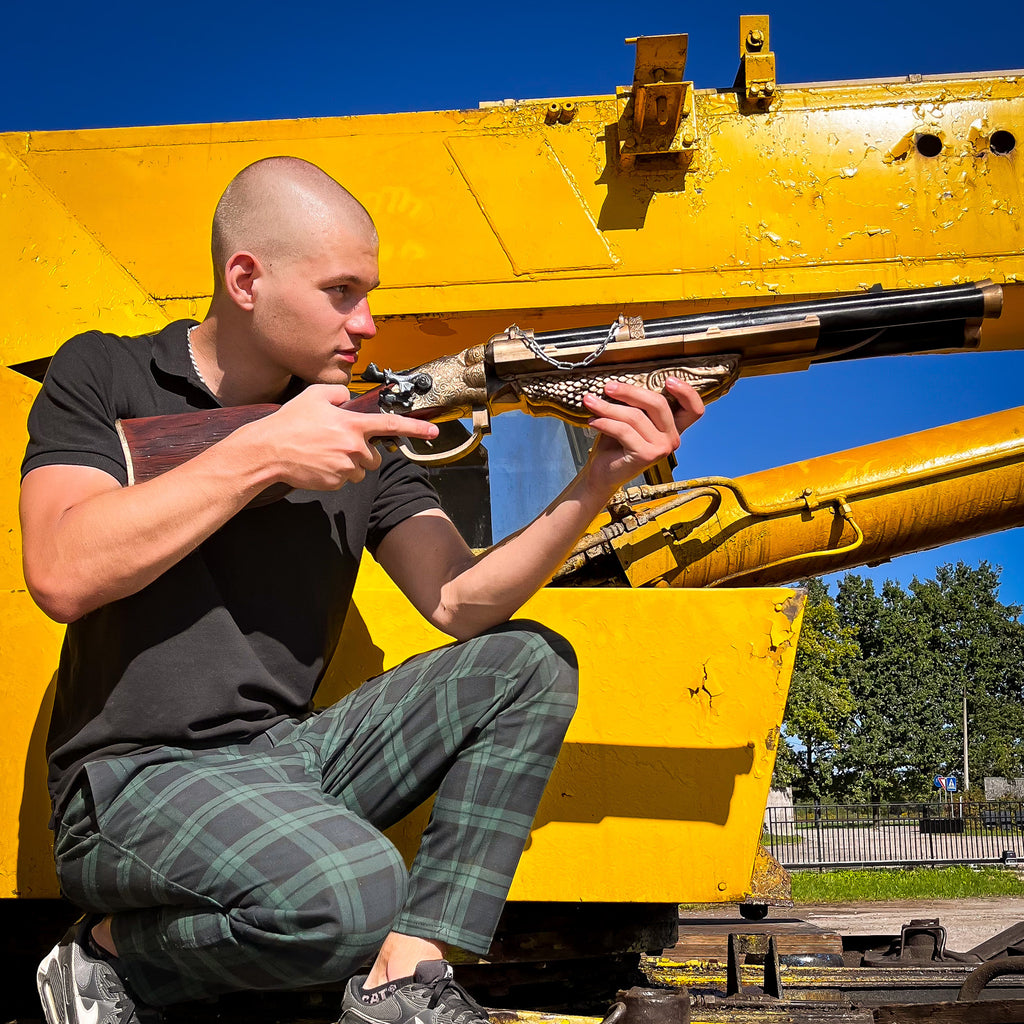 Blundergat Call of Duty cosplay prop — creator reference image 9